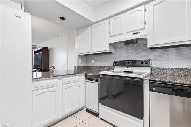 4160 Steamboat BEND E 302, Fort Myers, FL 33919