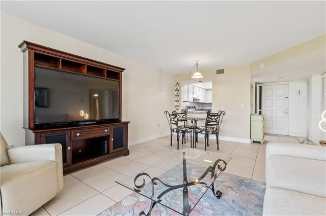 4160 Steamboat BEND E 302, Fort Myers, FL 33919