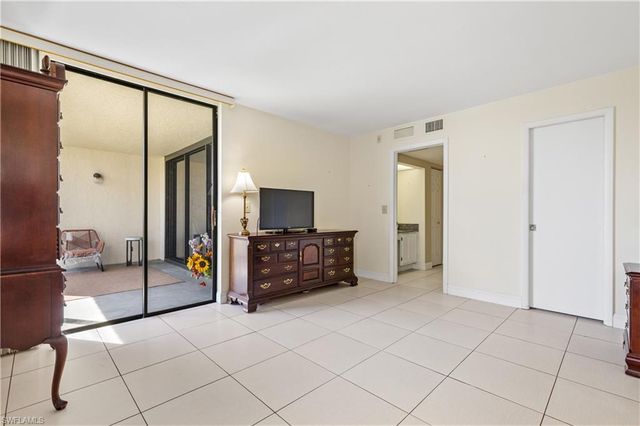 4160 Steamboat BEND E 302, Fort Myers, FL 33919