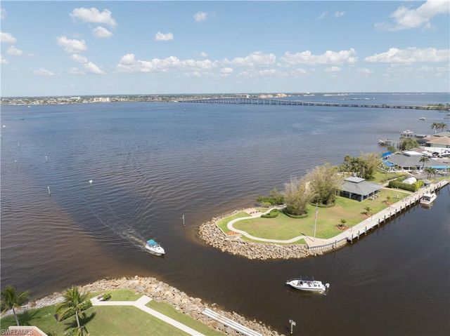 4160 Steamboat BEND E 302, Fort Myers, FL 33919