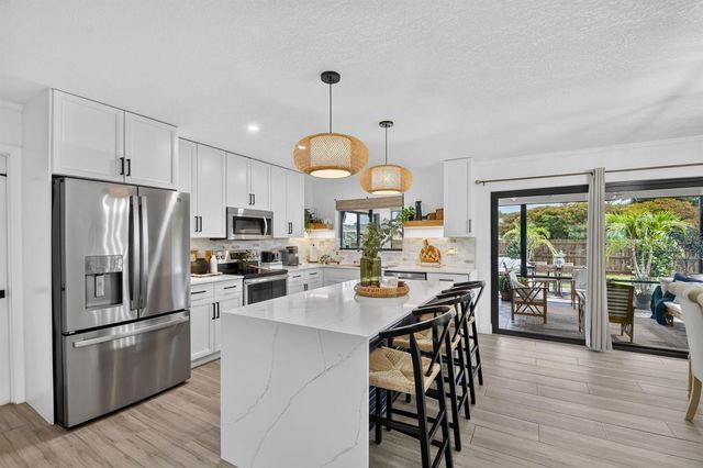 110 W Coconut Drive, Lake Worth, FL 33467