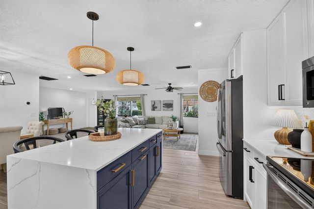 110 W Coconut Drive, Lake Worth, FL 33467