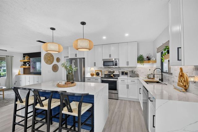110 W Coconut Drive, Lake Worth, FL 33467