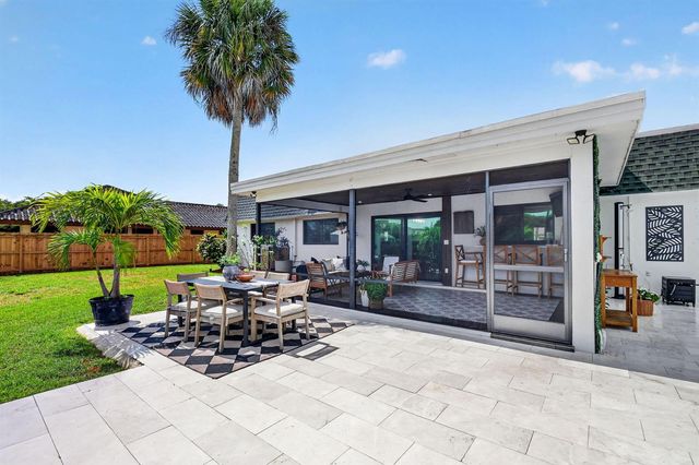 110 W Coconut Drive, Lake Worth, FL 33467