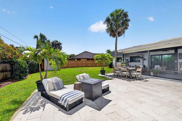 110 W Coconut Drive, Lake Worth, FL 33467