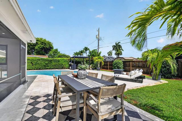 110 W Coconut Drive, Lake Worth, FL 33467