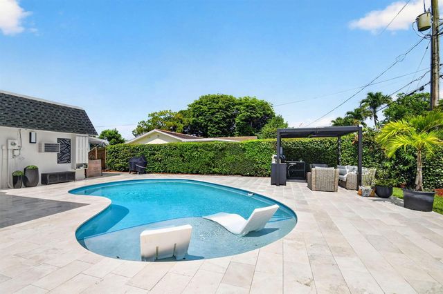 110 W Coconut Drive, Lake Worth, FL 33467