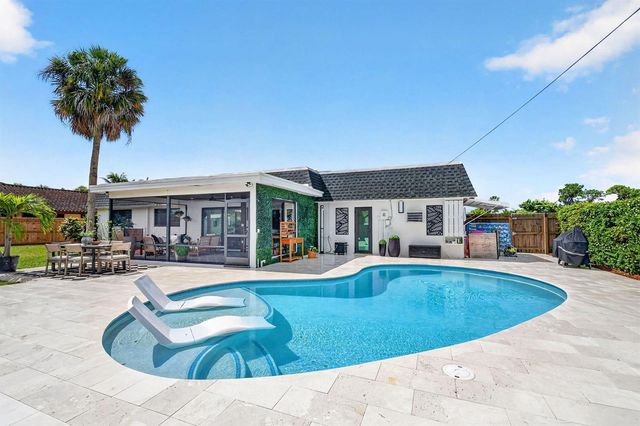 110 W Coconut Drive, Lake Worth, FL 33467