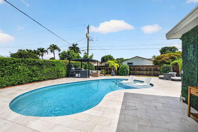 110 W Coconut Drive, Lake Worth, FL 33467