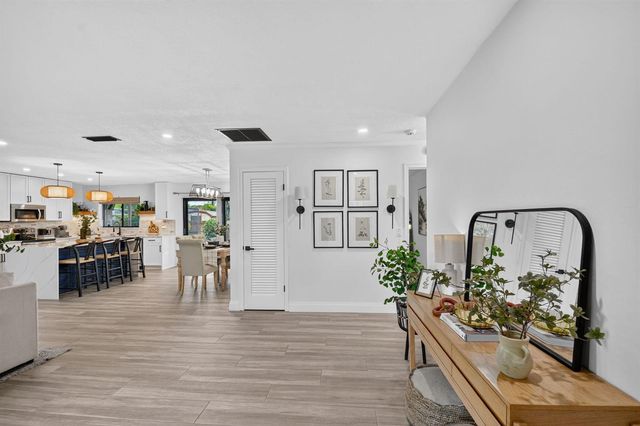 110 W Coconut Drive, Lake Worth, FL 33467