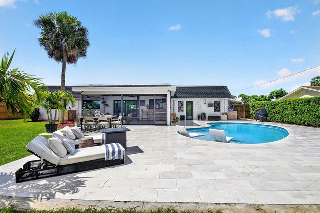 110 W Coconut Drive, Lake Worth, FL 33467