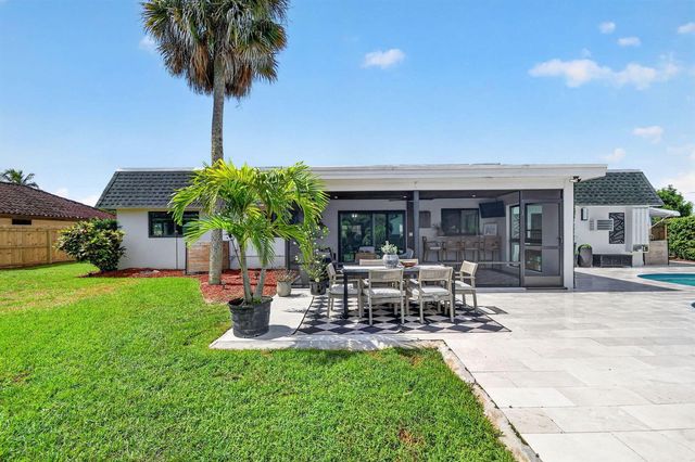 110 W Coconut Drive, Lake Worth, FL 33467