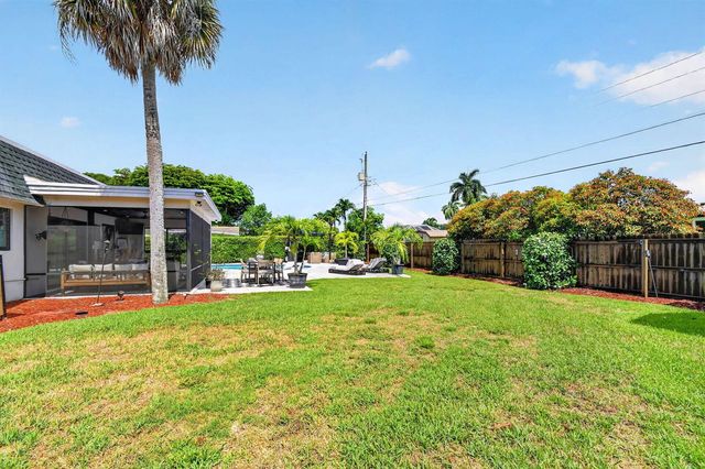 110 W Coconut Drive, Lake Worth, FL 33467