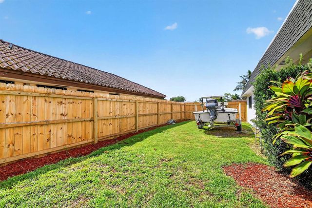 110 W Coconut Drive, Lake Worth, FL 33467