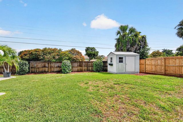 110 W Coconut Drive, Lake Worth, FL 33467