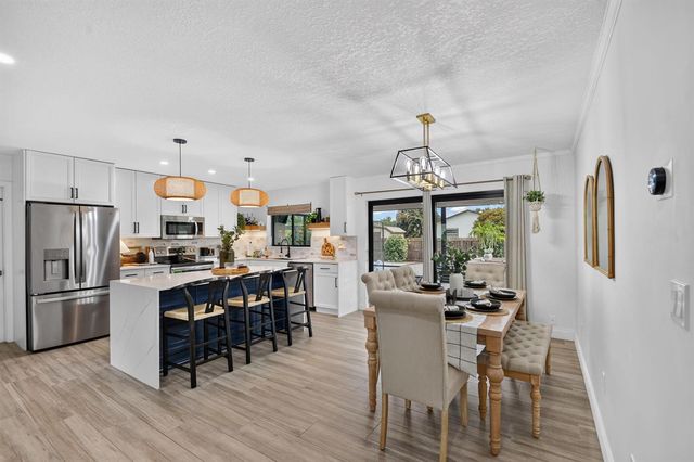 110 W Coconut Drive, Lake Worth, FL 33467