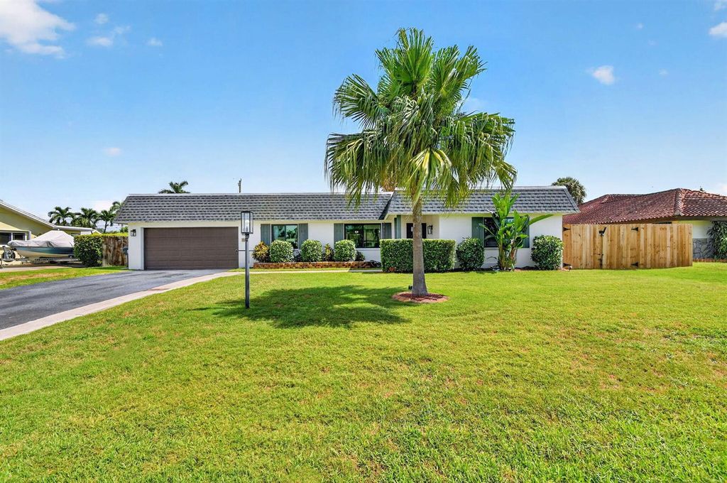 110 W Coconut Drive, Lake Worth, FL 33467