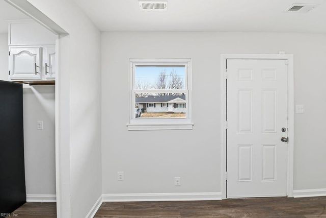 5364 Hanyen DR, Norfolk, VA 23502