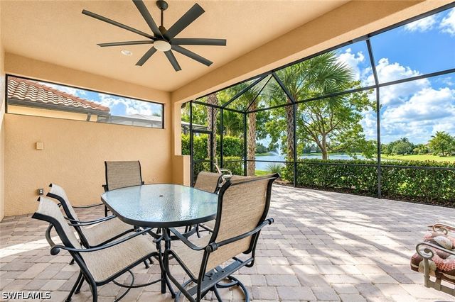 1940 Mustique ST, Naples, FL 34120
