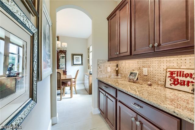 1940 Mustique ST, Naples, FL 34120
