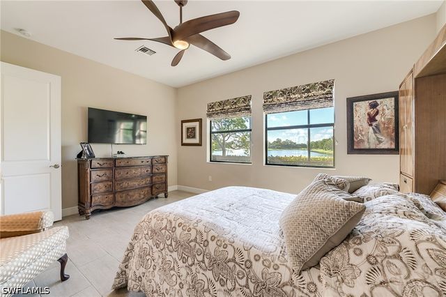 1940 Mustique ST, Naples, FL 34120