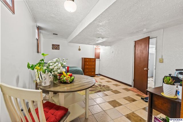 4129 Fort Street, Omaha, NE 68111