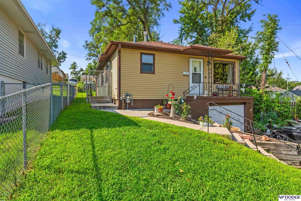 4129 Fort Street, Omaha, NE 68111