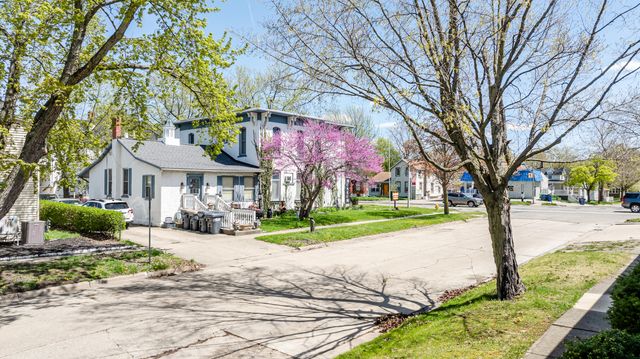 922 Main Street, St. Joseph, MI 49085