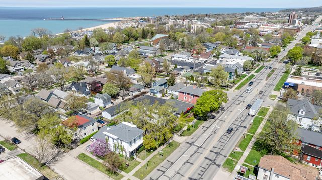 922 Main Street, St. Joseph, MI 49085