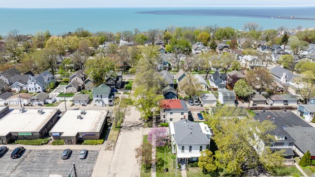 922 Main Street, St. Joseph, MI 49085