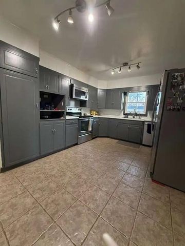 625 W Oak Street, Independence, KS 67301