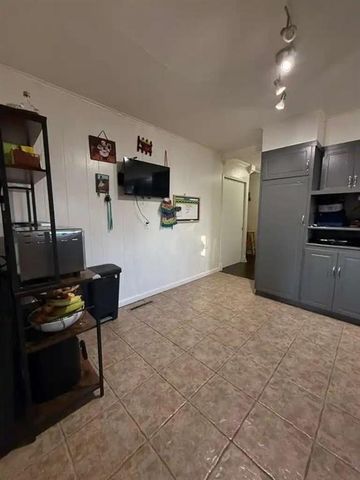 625 W Oak Street, Independence, KS 67301