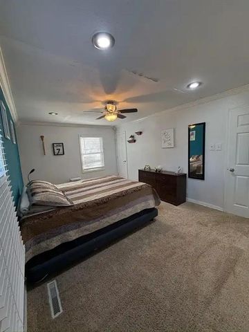 625 W Oak Street, Independence, KS 67301