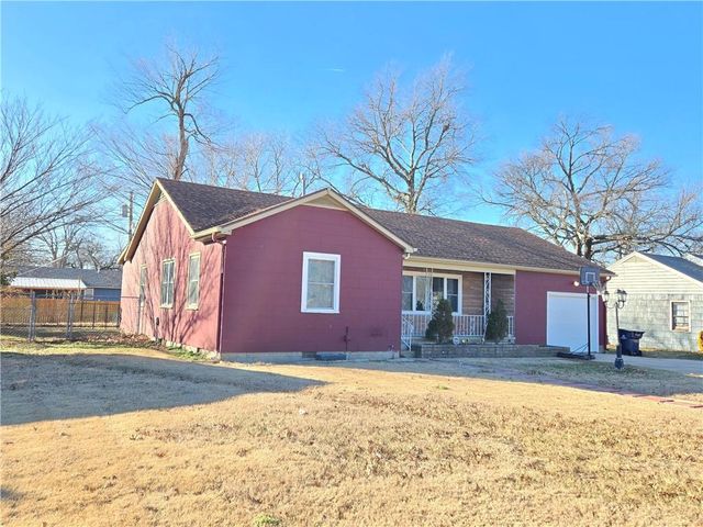 625 W Oak Street, Independence, KS 67301