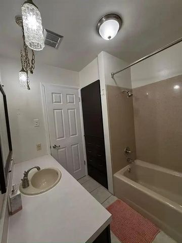 625 W Oak Street, Independence, KS 67301