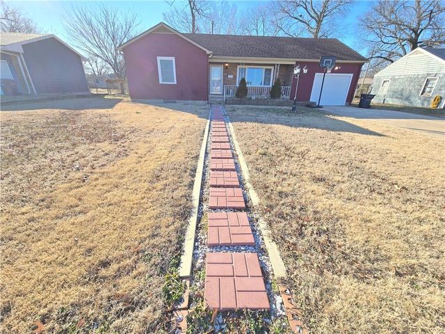 625 W Oak Street, Independence, KS 67301