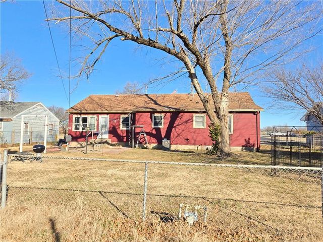 625 W Oak Street, Independence, KS 67301