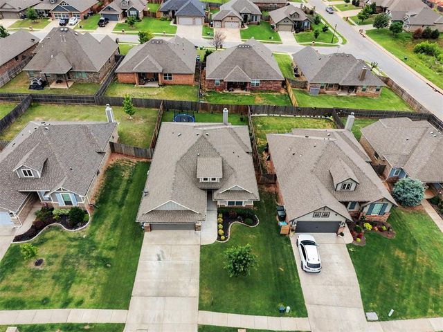 6124 Oxnard Street, Edmond, OK 73034