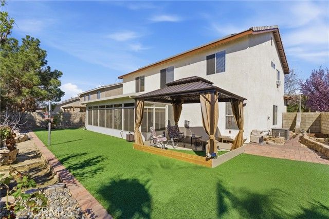 1542 Torbay Court, Lancaster, CA 93534