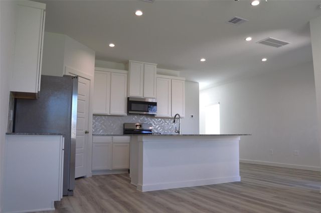 10212 Berkeley Springs Trail Trail, Houston, TX 77051