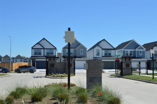 10212 Berkeley Springs Trail Trail, Houston, TX 77051