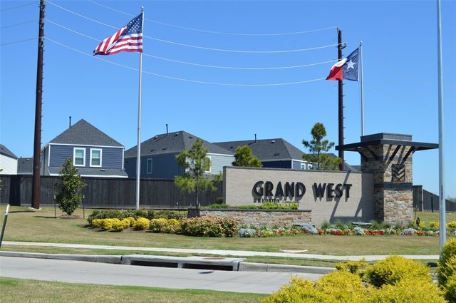 10212 Berkeley Springs Trail Trail, Houston, TX 77051