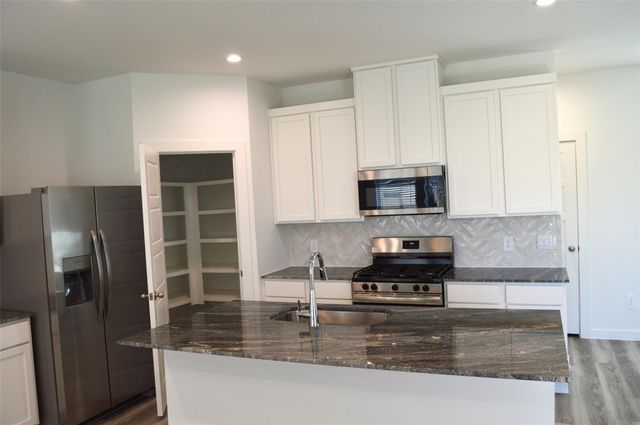 10212 Berkeley Springs Trail Trail, Houston, TX 77051