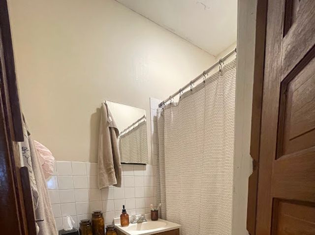 1736 W 19 Street 2F, Chicago, IL 60608