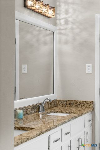 11210 Henge Drive, Austin, TX 78759