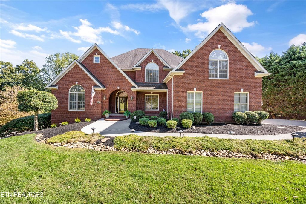 12820 High Oak Rd, Knoxville, TN 37934