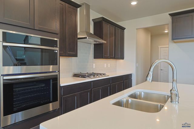 145 ISAAC ST, Rapid City, SD 57703