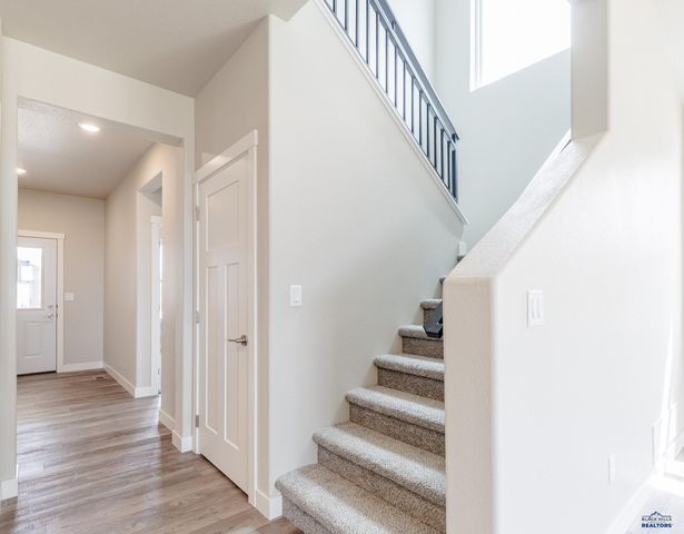 145 ISAAC ST, Rapid City, SD 57703