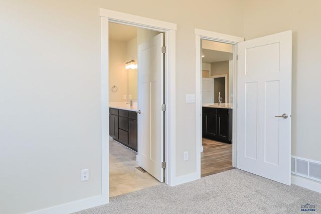 145 ISAAC ST, Rapid City, SD 57703