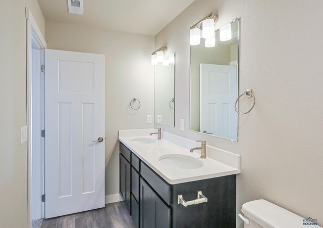 145 ISAAC ST, Rapid City, SD 57703
